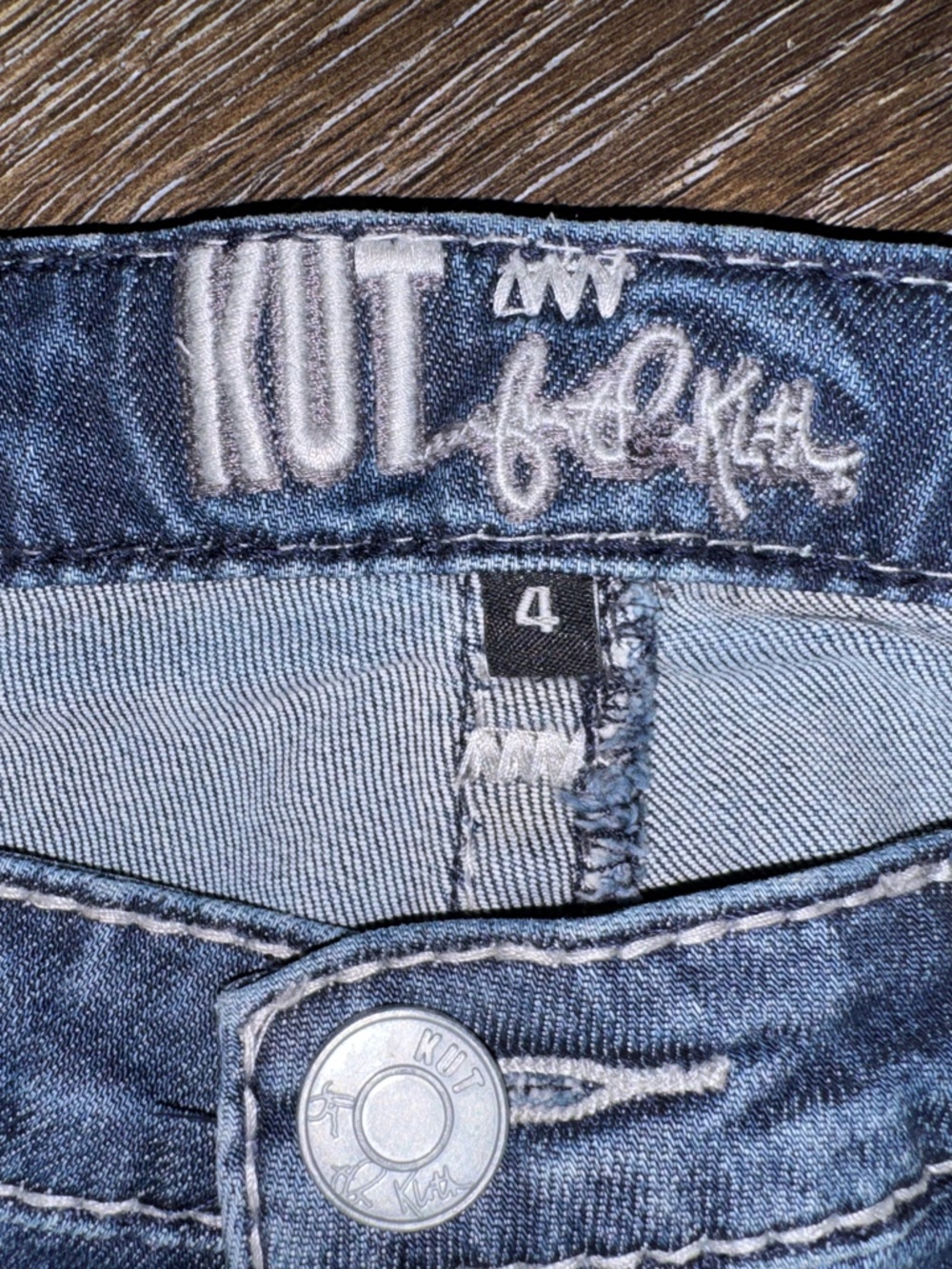 Kut From The Kloth Medium Wash Distressed Bermuda Shorts Size 4 - Picture 7 of 11